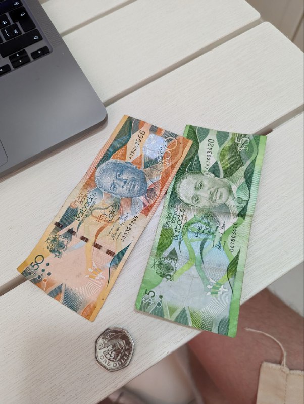 В общем добрался, дико устал, очень краткий пост, очень тепло, не так жарко из-за сильного ветра, так как остров посередине океана. Нужно отдохнуть и что-то ещё расскажу, а так деревня ухоженная, нужно сходить на пляж, пока так...В общем добрался, дико устал, очень краткий пост, очень тепло, не так жарко из-за сильного ветра, так как остров посередине океана. Нужно отдохнуть и что-то ещё расскажу, а так деревня ухоженная, нужно сходить на пляж, пока так...