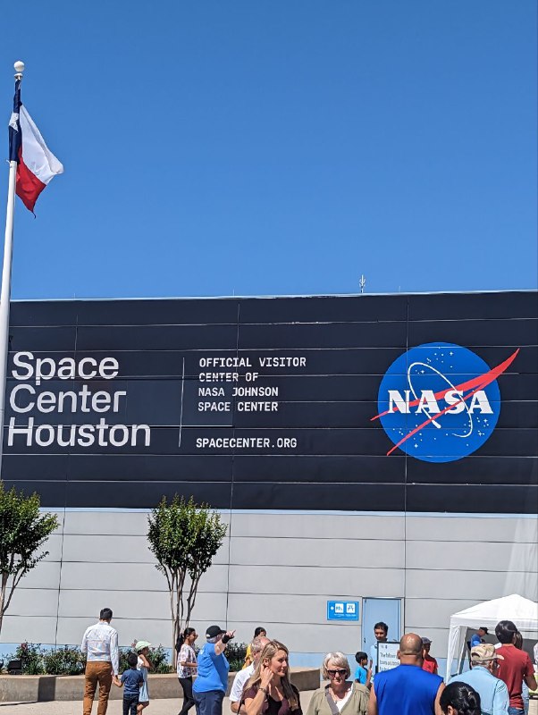 Хьюстон, у нас проблемы, татары в городе!