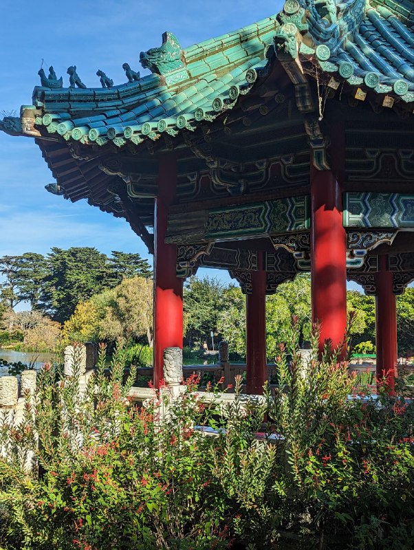 Фух, много много гуляний было сегодня, в целом рассказать нечего, только показать, много катался, ходил, смотрел!Фух, много много гуляний было сегодня, в целом рассказать нечего, только показать, много катался, ходил, смотрел!