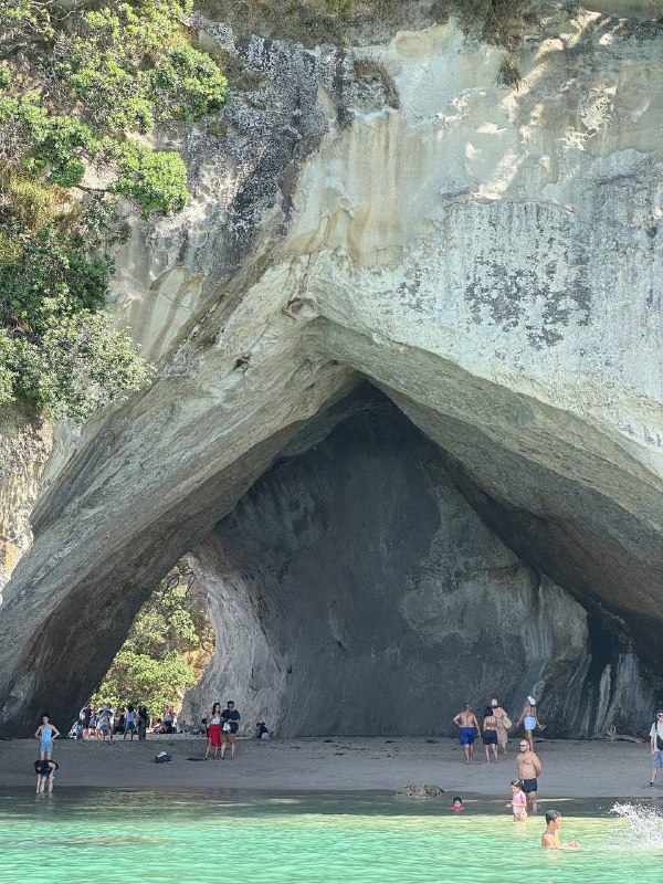 Ну что же ребятки, приветствую всех! Новый год пришел с хорошими новостями, мне одобрили студенческую визу! Так что я теперь выездной и могу находиться в НЗ до начала сентября. У меня есть около 8 месяцев, чтобы воплотить мой план в жизнь. Начиная со следующей недели у меня начинается свободный, от учебы в школе, месяц.Который в свое время я потрачу на усиленную  подготовку к IELTS, и собственно сдачи экзамена и параллельно начну искать местную работу подходящую под требования для подачи на straight to residence визы. Огромный плюс что на студенческой визе я могу работать легально 25 часов в неделю, так что я смогу доказать местным работодателям что я им подхожу и будет проще их убедить дать мне оффер который  так нужен мне для подачи на резидентскую визу.Так же я решил максимально увеличить свои шансы на экзамене и сдавать IELTS General вместо Academic, потому что его достаточно для иммиграционных целей но при этом сдать его на тот же бал легче чем академик. Но для учебы нужен будет уже академик, но я думаю смогу сдать его уже после того как будет и резидентство и еще качнется язык.Ну как то так, движемся дальше. Немного фото и видео с недавнего трипа в Coromandel :)P.s. вид изнутри пещеры с первой фотографии присутствует в обоях в windows 10 :)Ну что же ребятки, приветствую всех! Новый год пришел с хорошими новостями, мне одобрили студенческую визу! Так что я теперь выездной и могу находиться в НЗ до начала сентября. У меня есть около 8 месяцев, чтобы воплотить мой план в жизнь. Начиная со следующей недели у меня начинается свободный, от учебы в школе, месяц.Который в свое время я потрачу на усиленную  подготовку к IELTS, и собственно сдачи экзамена и параллельно начну искать местную работу подходящую под требования для подачи на straight to residence визы. Огромный плюс что на студенческой визе я могу работать легально 25 часов в неделю, так что я смогу доказать местным работодателям что я им подхожу и будет проще их убедить дать мне оффер который  так нужен мне для подачи на резидентскую визу.Так же я решил максимально увеличить свои шансы на экзамене и сдавать IELTS General вместо Academic, потому что его достаточно для иммиграционных целей но при этом сдать его на тот же бал легче чем академик. Но для учебы нужен будет уже академик, но я думаю смогу сдать его уже после того как будет и резидентство и еще качнется язык.Ну как то так, движемся дальше. Немного фото и видео с недавнего трипа в Coromandel :)P.s. вид изнутри пещеры с первой фотографии присутствует в обоях в windows 10 :)