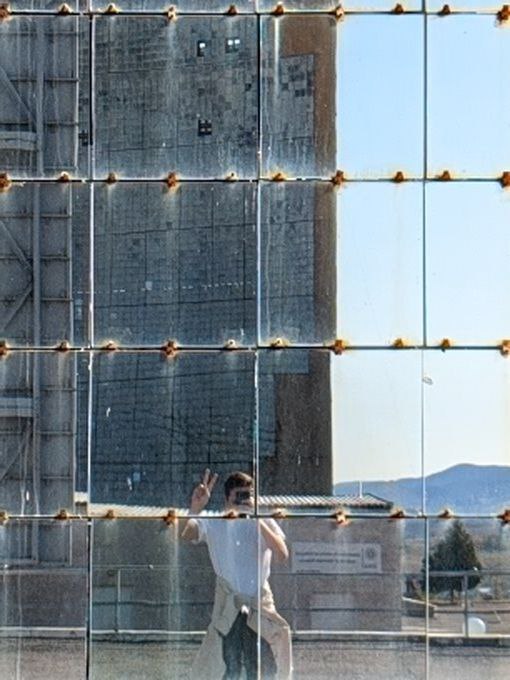 Институт солнца который был построен ещё в советские времена, в нем находится огромный концентратор света, который используется в составе  солнечной печи, которая нагревается до 2000 тысяч градусов по Цельсию только благодаря энергии солнца.Тут до сих пор исследуют и делают разные открытия. В целом было интересно.Институт солнца который был построен ещё в советские времена, в нем находится огромный концентратор света, который используется в составе  солнечной печи, которая нагревается до 2000 тысяч градусов по Цельсию только благодаря энергии солнца.Тут до сих пор исследуют и делают разные открытия. В целом было интересно.