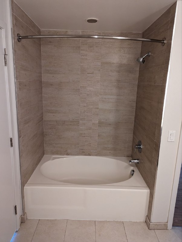 Всем привет, маленькие новости.SSN дошел, решился вопрос по квартире, забрал ключи  сегодня, жду матрас и кровать, решил купить новые только их, все остальное для обстановки квартиры планирую покупать через Фейсбук маркетплейс (Аля Авито), что-то там можно забрать вовсе бесплатно, так как тут люди часто переезжают и в конце аренды ты обязан вернуть квартиру в таком же пустом состоянии, как и брал, поэтому можно найти много хороших вещей, либо бесплатная либо брендовые вещи по цене Икеи и тд.Рад что тут газ, можно разгуляться при готовке.Пытался перевести максимально выгодно сюда деньги из грузинского банка, но вестерн Юнион застрял, поэтому возможно придется ехать в грузию, чтобы вернуть деньги, но посмотрим.Всем привет, маленькие новости.SSN дошел, решился вопрос по квартире, забрал ключи  сегодня, жду матрас и кровать, решил купить новые только их, все остальное для обстановки квартиры планирую покупать через Фейсбук маркетплейс (Аля Авито), что-то там можно забрать вовсе бесплатно, так как тут люди часто переезжают и в конце аренды ты обязан вернуть квартиру в таком же пустом состоянии, как и брал, поэтому можно найти много хороших вещей, либо бесплатная либо брендовые вещи по цене Икеи и тд.Рад что тут газ, можно разгуляться при готовке.Пытался перевести максимально выгодно сюда деньги из грузинского банка, но вестерн Юнион застрял, поэтому возможно придется ехать в грузию, чтобы вернуть деньги, но посмотрим.