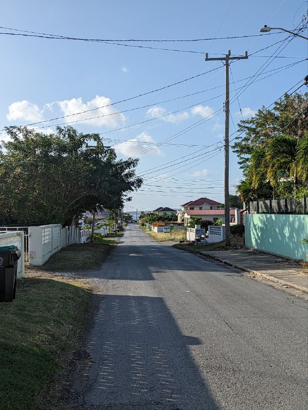 Спустя двух дней заточения и отлежки после джет лага, вышел на прогулку, мне пока очень нравится, скажу я вам. Пока без лишних слов...Спустя двух дней заточения и отлежки после джет лага, вышел на прогулку, мне пока очень нравится, скажу я вам. Пока без лишних слов...