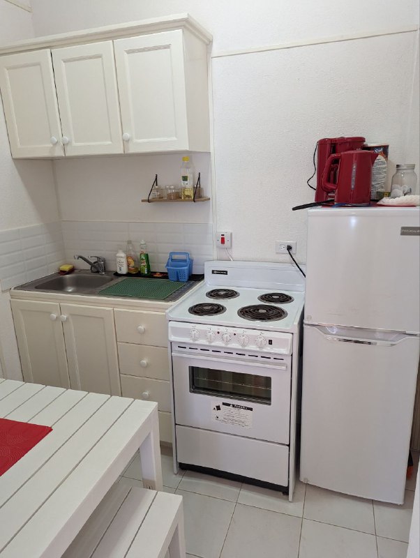 В общем добрался, дико устал, очень краткий пост, очень тепло, не так жарко из-за сильного ветра, так как остров посередине океана. Нужно отдохнуть и что-то ещё расскажу, а так деревня ухоженная, нужно сходить на пляж, пока так...В общем добрался, дико устал, очень краткий пост, очень тепло, не так жарко из-за сильного ветра, так как остров посередине океана. Нужно отдохнуть и что-то ещё расскажу, а так деревня ухоженная, нужно сходить на пляж, пока так...