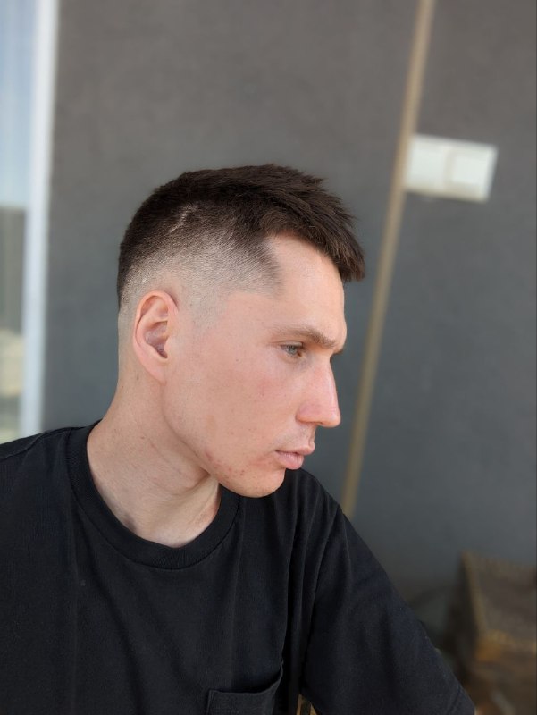 Всем привет, в общем сходил сегодня постричься, последний раз стригся в Армении в апреле. Прическа называется Crop, стоимость 30 GEL (650 рублей, 10$), я доволен, получилось хорошо как мне кажется.Так же мини отчёт по состоянию кожи лица, месяц прошел после первого похода к косметологу, сильные воспаления все прошли, в целом я доволен, но не полностью, все равно как будто что-то не так, планирую сходить к кардиологу сдам на гормоны и все прочее, может там проблемы какие-то, потому что в моем возрасте прыщей не должно быть, учитывая, что их и не было.Всем привет, в общем сходил сегодня постричься, последний раз стригся в Армении в апреле. Прическа называется Crop, стоимость 30 GEL (650 рублей, 10$), я доволен, получилось хорошо как мне кажется.Так же мини отчёт по состоянию кожи лица, месяц прошел после первого похода к косметологу, сильные воспаления все прошли, в целом я доволен, но не полностью, все равно как будто что-то не так, планирую сходить к кардиологу сдам на гормоны и все прочее, может там проблемы какие-то, потому что в моем возрасте прыщей не должно быть, учитывая, что их и не было.