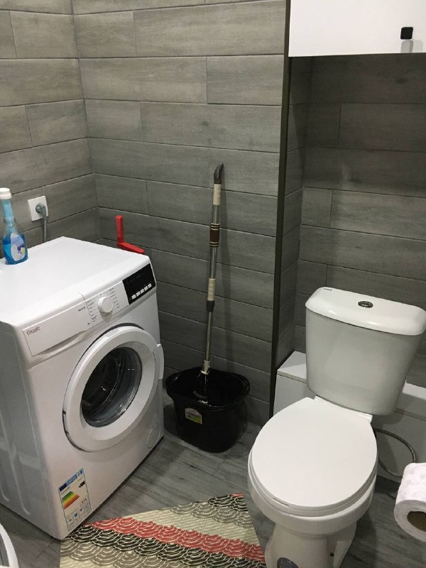 Двухдневный тур по горам подошёл к концу, было все очень красиво и компания отличная, только, ну очень уж много времени проводишь в машине за эти 2 дня, это переносится не так сложно благодаря красивым видам на протяжении всего пути. Вердикт : стоит!Поездка стоила 280 лари(5700 рублей, 100$), в цену входит трансфер, вино по желанию на всем пути, ночёвка в горах, ужин и завтрак, стол был разнообразный, но фото нет, увы.А пока я заехал в новую квартиру на неделю, и сделал пару снимков, детали про жильё напишу завтра, а так же сниму видео обзор.Двухдневный тур по горам подошёл к концу, было все очень красиво и компания отличная, только, ну очень уж много времени проводишь в машине за эти 2 дня, это переносится не так сложно благодаря красивым видам на протяжении всего пути. Вердикт : стоит!Поездка стоила 280 лари(5700 рублей, 100$), в цену входит трансфер, вино по желанию на всем пути, ночёвка в горах, ужин и завтрак, стол был разнообразный, но фото нет, увы.А пока я заехал в новую квартиру на неделю, и сделал пару снимков, детали про жильё напишу завтра, а так же сниму видео обзор.