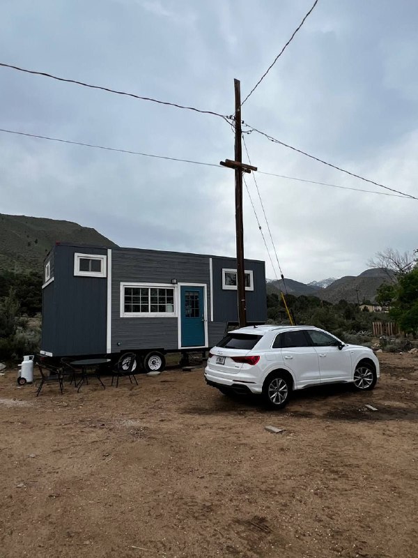 На следующий день мы поехали к красотам, виды так часто менялись, что не успевали фотографировать. Под вечер добрались к озеру Tahoe, сделали кофе на природе, используя ручную кофемолку, аэропресс и газовую горелку, а после заката уже направились к новому ночлегу, это был мини дом, было забавно)На следующий день мы поехали к красотам, виды так часто менялись, что не успевали фотографировать. Под вечер добрались к озеру Tahoe, сделали кофе на природе, используя ручную кофемолку, аэропресс и газовую горелку, а после заката уже направились к новому ночлегу, это был мини дом, было забавно)