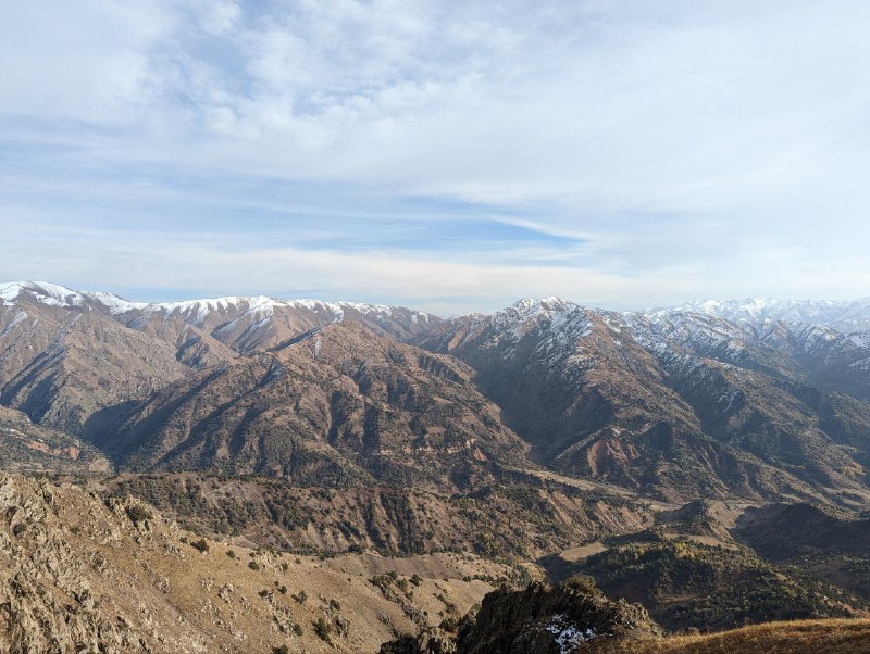 Приехали в Амирсой, нам повезло с погодой, сегодня было очень тепло и безветренно.Это новый горнолыжный курорт, который построили пару лет назад, если буду в Ташкенте зимой обязательно приеду покататься.Ну горы это горы, хороши как всегда.Приехали в Амирсой, нам повезло с погодой, сегодня было очень тепло и безветренно.Это новый горнолыжный курорт, который построили пару лет назад, если буду в Ташкенте зимой обязательно приеду покататься.Ну горы это горы, хороши как всегда.