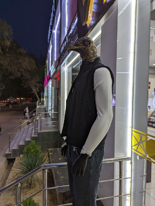 Выспался сегодня, пошли поели и немного прошли по городу.Впечатления первого дня странные, есть приятные симпатичные места, европейские вкусные кафе, но, в большинстве своем Ташкент оставляет впечатление ухоженного и чистого, но провинциального города, который все ещё развивается, в котором появляются модные и современные районы, но пока рано судить, нужно увидеть ещё больше и сделать вывод.Пока это только ощущения первого дня, буду держать в курсе.p.s. я выпал с человека Орла))Выспался сегодня, пошли поели и немного прошли по городу.Впечатления первого дня странные, есть приятные симпатичные места, европейские вкусные кафе, но, в большинстве своем Ташкент оставляет впечатление ухоженного и чистого, но провинциального города, который все ещё развивается, в котором появляются модные и современные районы, но пока рано судить, нужно увидеть ещё больше и сделать вывод.Пока это только ощущения первого дня, буду держать в курсе.p.s. я выпал с человека Орла))