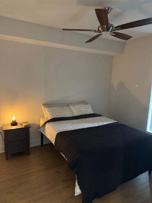 Всем доброго дня, будучи на Гаваях у меня что-то совсем не было настроения, поэтому мало выходил на связь, еще и проклятый дождь лил большее количество дней, а новости следующие!Я вернулся в ЛА, активно готовлюсь к отъезду из США, все же проведу год в дешевой стране и попробую в свои проекты, будет непросто, придется научиться жить подругому, когда привык к работе в найме, где все более предсказуемо и надежно, немного страшно, но все же давно хотел этого, так что это шанс понять себя, свои возможности и желания.Билет куплен на 18 января, ЛА - Сеул - Бангкок, самый коротки и дешевый маршрут (22ч).Сейчас в процессе активной продажи всего нажитого тут, оказался очень интересный опыт, разводилы, люди просто спросить и те кто сливаются, но в целом потихоньку вещи уходят, ковер ушел первым, это было для меня сюрпризом. Я обязан все распродать или раздать, иначе с меня возьмут деньги что я не вернул квартиру в исходном состоянии, то есть пустую. Я пока бесплатно ничего не отдавал, но если будут поджиать сроки, буду понижать цену, либо вовсе бесплатно отдавать. А так я пользуюсь Facebook Marketplace площадкой, в целом удобно.Я вроде не скидывал румтур когда обставил  квартиру, поэтому прикреплю сюда фотки которые готовил для объявлений о продаже. Монитор только не застали, отнес уже в офис, ибо был казенный.Я устал кататься, поэтому в Нью Йорк скорее всего не поеду уже, буду наблюдать за желанием, оставшиеся дни.Всем доброго дня, будучи на Гаваях у меня что-то совсем не было настроения, поэтому мало выходил на связь, еще и проклятый дождь лил большее количество дней, а новости следующие!Я вернулся в ЛА, активно готовлюсь к отъезду из США, все же проведу год в дешевой стране и попробую в свои проекты, будет непросто, придется научиться жить подругому, когда привык к работе в найме, где все более предсказуемо и надежно, немного страшно, но все же давно хотел этого, так что это шанс понять себя, свои возможности и желания.Билет куплен на 18 января, ЛА - Сеул - Бангкок, самый коротки и дешевый маршрут (22ч).Сейчас в процессе активной продажи всего нажитого тут, оказался очень интересный опыт, разводилы, люди просто спросить и те кто сливаются, но в целом потихоньку вещи уходят, ковер ушел первым, это было для меня сюрпризом. Я обязан все распродать или раздать, иначе с меня возьмут деньги что я не вернул квартиру в исходном состоянии, то есть пустую. Я пока бесплатно ничего не отдавал, но если будут поджиать сроки, буду понижать цену, либо вовсе бесплатно отдавать. А так я пользуюсь Facebook Marketplace площадкой, в целом удобно.Я вроде не скидывал румтур когда обставил  квартиру, поэтому прикреплю сюда фотки которые готовил для объявлений о продаже. Монитор только не застали, отнес уже в офис, ибо был казенный.Я устал кататься, поэтому в Нью Йорк скорее всего не поеду уже, буду наблюдать за желанием, оставшиеся дни.