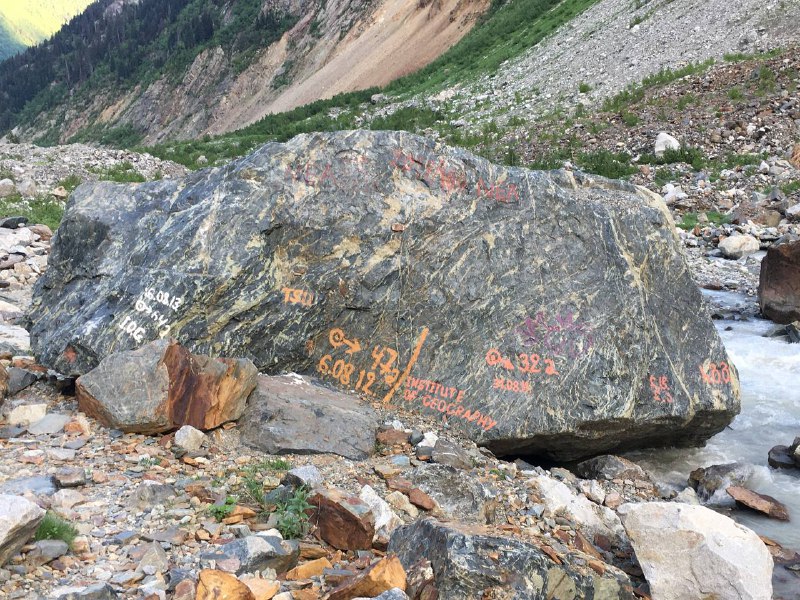 Собственно ледник и спуск, мне очень понравилось)Собственно ледник и спуск, мне очень понравилось)