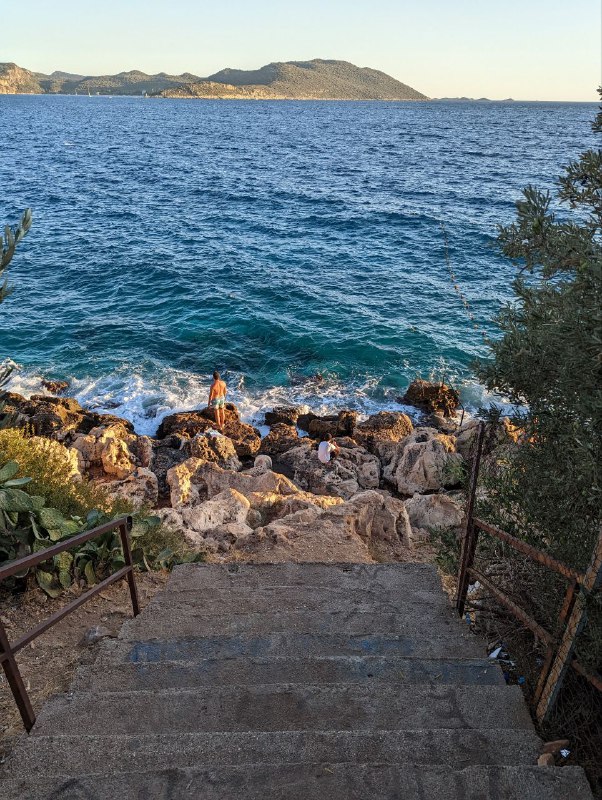 Раньше Каш был греческий, а амфитеатр тут ещё со времён древней Ликии.Немного симпатичных кадров в чат. Ну и котик.Раньше Каш был греческий, а амфитеатр тут ещё со времён древней Ликии.Немного симпатичных кадров в чат. Ну и котик.