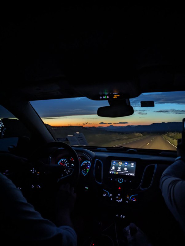 В общем завершился наш Трип в нац парке Big bend, уже катим обратно.Понял что в последнем кружочке ничего не слышно, ибо на горе был сильный ветер, поэтому опишу что происходило текстом. Но эмоции в тот момент хотелось передать сразу и к тому же на пике словил интернет, хотя в округе его не было)В общем поднялись на пик высотой 2.5км, длина маршрута 8км в одну сторону, нам очень повезло что в процессе подъёма пошел дождь и знатно так освежил нас и дальнейшим путь прошел в состоянии свежести и приятной прохлады, напомню на минуточку что мы в пустыне.Так же немного фоточек и склеенные видео, для удобства просмотра, в целом все было круто, Трип удался, я считаю)В общем завершился наш Трип в нац парке Big bend, уже катим обратно.Понял что в последнем кружочке ничего не слышно, ибо на горе был сильный ветер, поэтому опишу что происходило текстом. Но эмоции в тот момент хотелось передать сразу и к тому же на пике словил интернет, хотя в округе его не было)В общем поднялись на пик высотой 2.5км, длина маршрута 8км в одну сторону, нам очень повезло что в процессе подъёма пошел дождь и знатно так освежил нас и дальнейшим путь прошел в состоянии свежести и приятной прохлады, напомню на минуточку что мы в пустыне.Так же немного фоточек и склеенные видео, для удобства просмотра, в целом все было круто, Трип удался, я считаю)