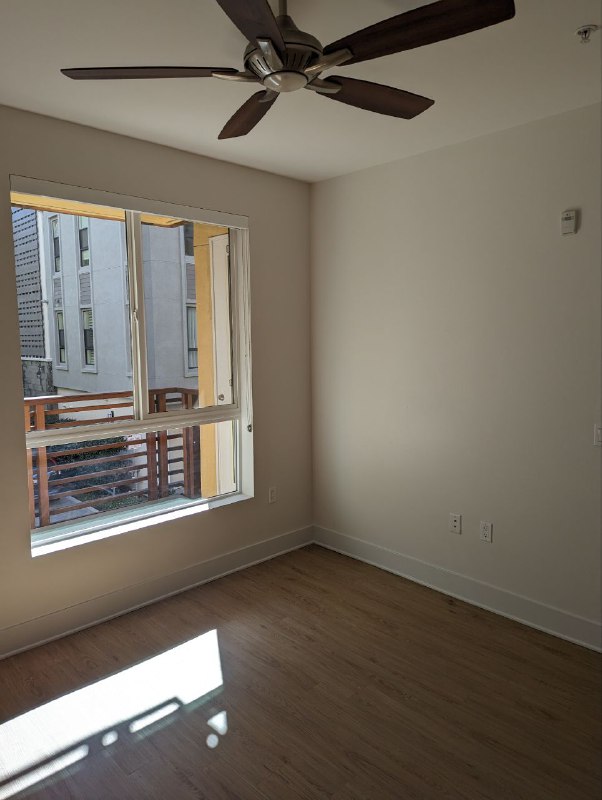 Всем привет, маленькие новости.SSN дошел, решился вопрос по квартире, забрал ключи  сегодня, жду матрас и кровать, решил купить новые только их, все остальное для обстановки квартиры планирую покупать через Фейсбук маркетплейс (Аля Авито), что-то там можно забрать вовсе бесплатно, так как тут люди часто переезжают и в конце аренды ты обязан вернуть квартиру в таком же пустом состоянии, как и брал, поэтому можно найти много хороших вещей, либо бесплатная либо брендовые вещи по цене Икеи и тд.Рад что тут газ, можно разгуляться при готовке.Пытался перевести максимально выгодно сюда деньги из грузинского банка, но вестерн Юнион застрял, поэтому возможно придется ехать в грузию, чтобы вернуть деньги, но посмотрим.Всем привет, маленькие новости.SSN дошел, решился вопрос по квартире, забрал ключи  сегодня, жду матрас и кровать, решил купить новые только их, все остальное для обстановки квартиры планирую покупать через Фейсбук маркетплейс (Аля Авито), что-то там можно забрать вовсе бесплатно, так как тут люди часто переезжают и в конце аренды ты обязан вернуть квартиру в таком же пустом состоянии, как и брал, поэтому можно найти много хороших вещей, либо бесплатная либо брендовые вещи по цене Икеи и тд.Рад что тут газ, можно разгуляться при готовке.Пытался перевести максимально выгодно сюда деньги из грузинского банка, но вестерн Юнион застрял, поэтому возможно придется ехать в грузию, чтобы вернуть деньги, но посмотрим.