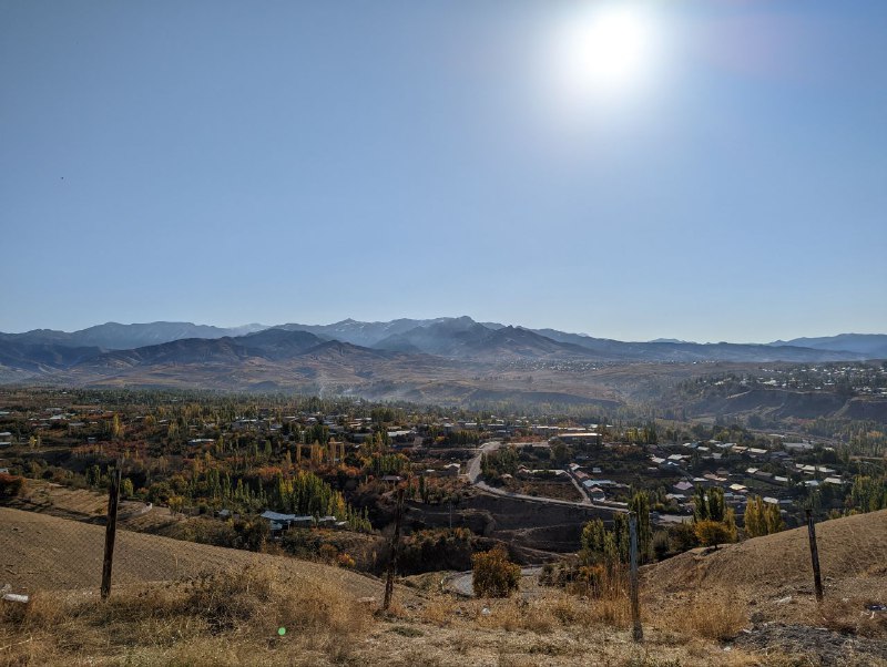 Институт солнца который был построен ещё в советские времена, в нем находится огромный концентратор света, который используется в составе  солнечной печи, которая нагревается до 2000 тысяч градусов по Цельсию только благодаря энергии солнца.Тут до сих пор исследуют и делают разные открытия. В целом было интересно.Институт солнца который был построен ещё в советские времена, в нем находится огромный концентратор света, который используется в составе  солнечной печи, которая нагревается до 2000 тысяч градусов по Цельсию только благодаря энергии солнца.Тут до сих пор исследуют и делают разные открытия. В целом было интересно.