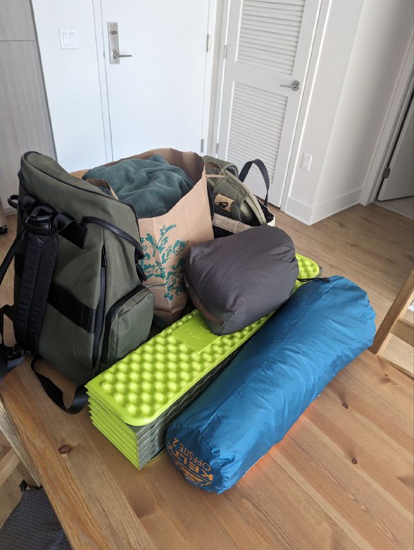 В общем выдвигаемся в сан фран, по плану сегодня будем ночевать в палатках на природе, не доезжая города, в каком-то природном месте!В общем выдвигаемся в сан фран, по плану сегодня будем ночевать в палатках на природе, не доезжая города, в каком-то природном месте!