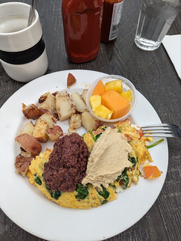 Всем привет, я потихоньку прихожу в себя, готовясь к начале рабочей недели.Что по ценам? КафеСредиземноморский завтрак - 16$. Очень сытныйЧай премиум зелёный с мятой - 5$, не пакетикВ общем на месяц скорее всего поселюсь в районе Санта МоникаВсем привет, я потихоньку прихожу в себя, готовясь к начале рабочей недели.Что по ценам? КафеСредиземноморский завтрак - 16$. Очень сытныйЧай премиум зелёный с мятой - 5$, не пакетикВ общем на месяц скорее всего поселюсь в районе Санта Моника