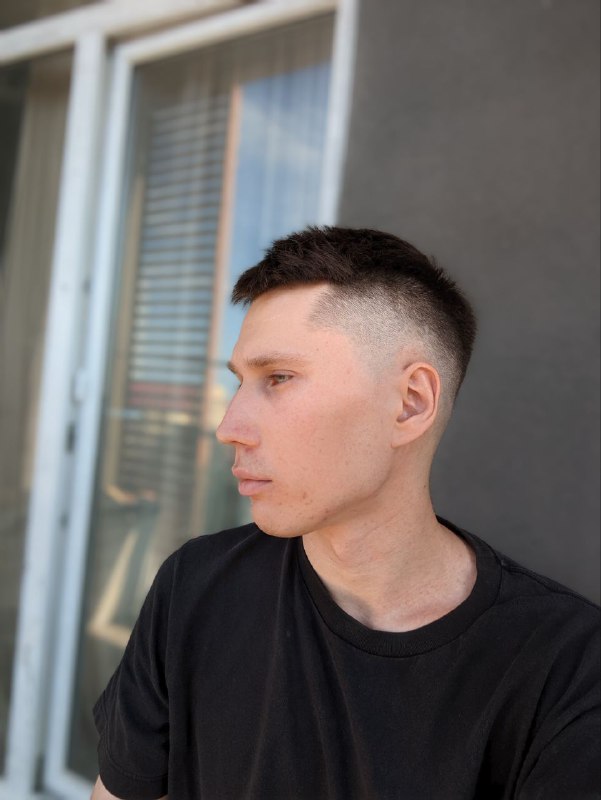 Всем привет, в общем сходил сегодня постричься, последний раз стригся в Армении в апреле. Прическа называется Crop, стоимость 30 GEL (650 рублей, 10$), я доволен, получилось хорошо как мне кажется.Так же мини отчёт по состоянию кожи лица, месяц прошел после первого похода к косметологу, сильные воспаления все прошли, в целом я доволен, но не полностью, все равно как будто что-то не так, планирую сходить к кардиологу сдам на гормоны и все прочее, может там проблемы какие-то, потому что в моем возрасте прыщей не должно быть, учитывая, что их и не было.Всем привет, в общем сходил сегодня постричься, последний раз стригся в Армении в апреле. Прическа называется Crop, стоимость 30 GEL (650 рублей, 10$), я доволен, получилось хорошо как мне кажется.Так же мини отчёт по состоянию кожи лица, месяц прошел после первого похода к косметологу, сильные воспаления все прошли, в целом я доволен, но не полностью, все равно как будто что-то не так, планирую сходить к кардиологу сдам на гормоны и все прочее, может там проблемы какие-то, потому что в моем возрасте прыщей не должно быть, учитывая, что их и не было.