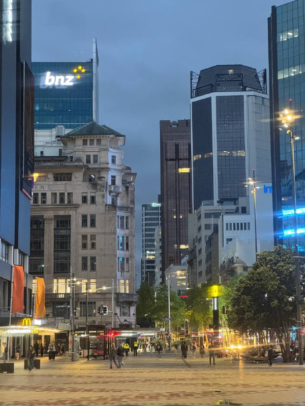 Сегодня совсем краткое включение, в итоге в Новой Зеландии, Окленде. Работаю уже третий день в городской библиотеке, и случайно сел напротив полки с русскоязычными книгами, сразу и не заметил :) Пост с впечатлениями будет позже!Сегодня совсем краткое включение, в итоге в Новой Зеландии, Окленде. Работаю уже третий день в городской библиотеке, и случайно сел напротив полки с русскоязычными книгами, сразу и не заметил :) Пост с впечатлениями будет позже!